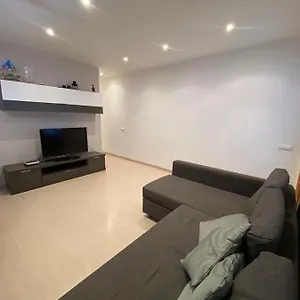 Cozy At A Great Location! Apartamento